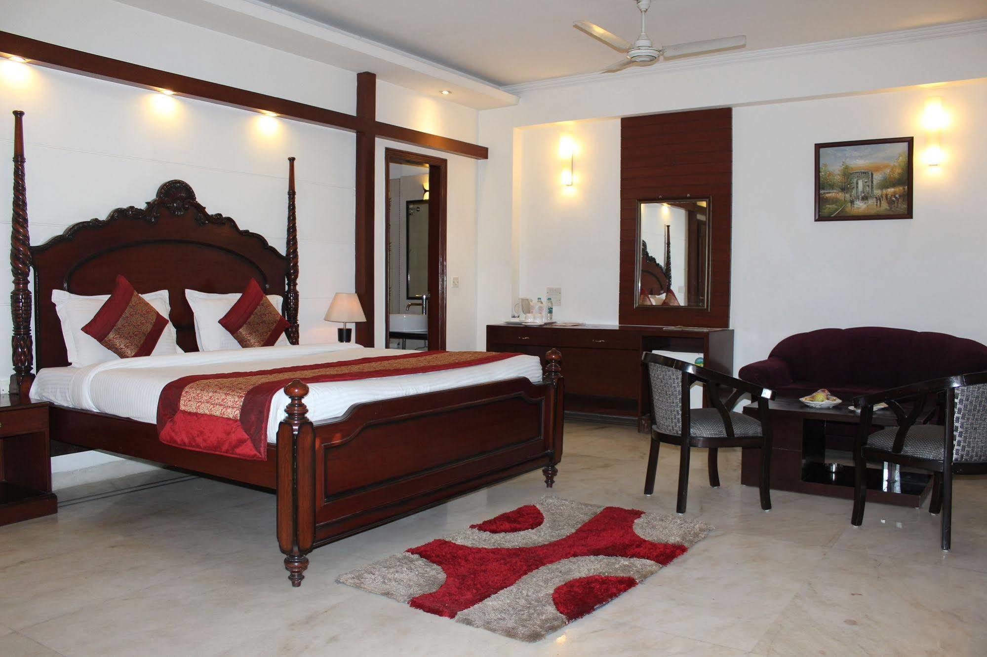 Hotel Comfort Zone Greater Kailash Ню Делхи Екстериор снимка